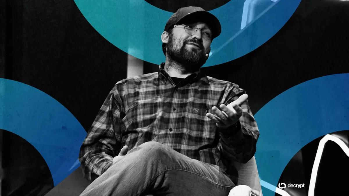Логотип Cardano на фоне цифровой сети и символов блокчейна