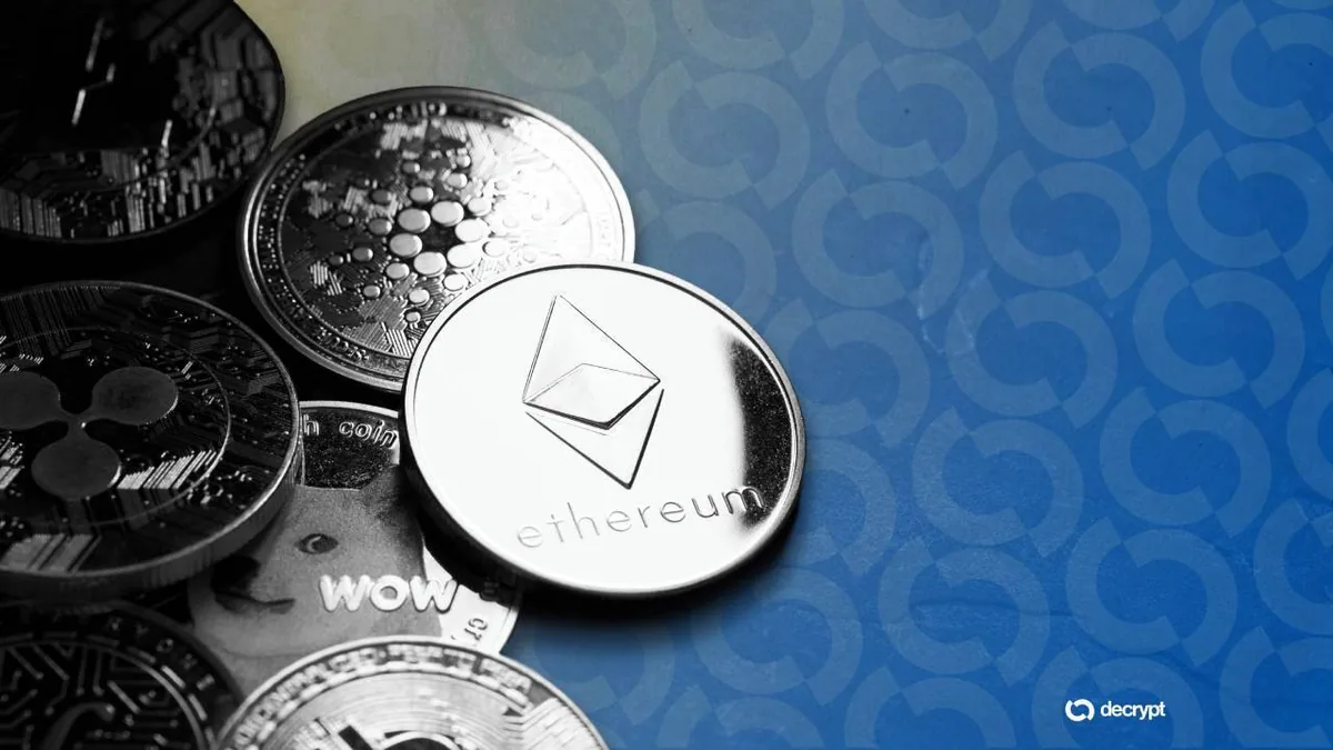 Графики снижения стоимости Ethereum, XRP и Solana на фоне макроэкономической неопределённости