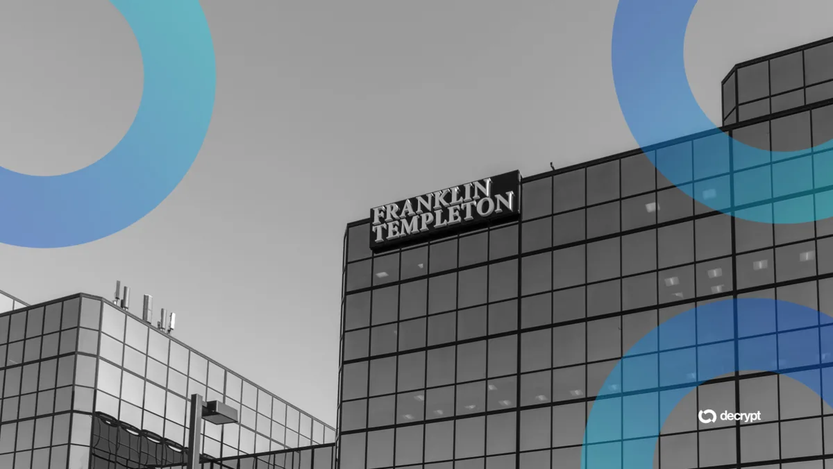 Логотип HashKey Exchange и Franklin Templeton на фоне цифровых графиков