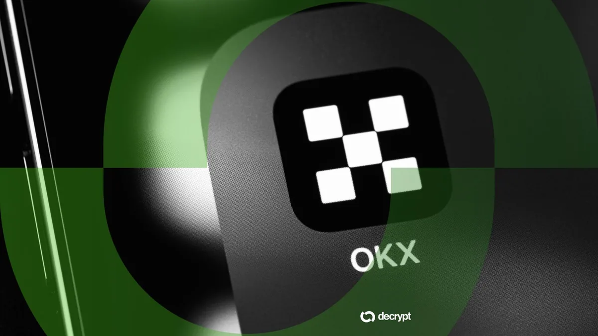 Логотип OKX на фоне цифрового графика финансового рынка