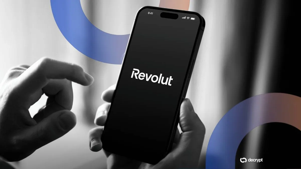 Защитная иконка стикера с надписью 'Data Breach' на фоне логотипа Revolut
