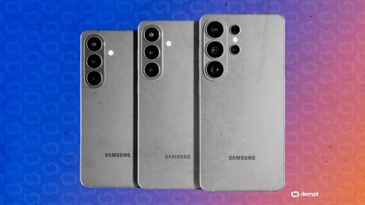 Смартфон Samsung Galaxy с логотипом USDC и Solana на экране